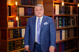 Уважаемый Михаил Валентинович, коллектив КККиФ НИЦ «Курчатовский институт» сердечно поздравляет Вас с юбилеем!