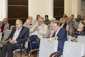 Состоялось 185-е заседание семинара «Легнмюровские пленки и ансамбли амфифильных молекул» Состоялось 185-е заседание семинара «Легнмюровские пленки и ансамбли амфифильных молекул»